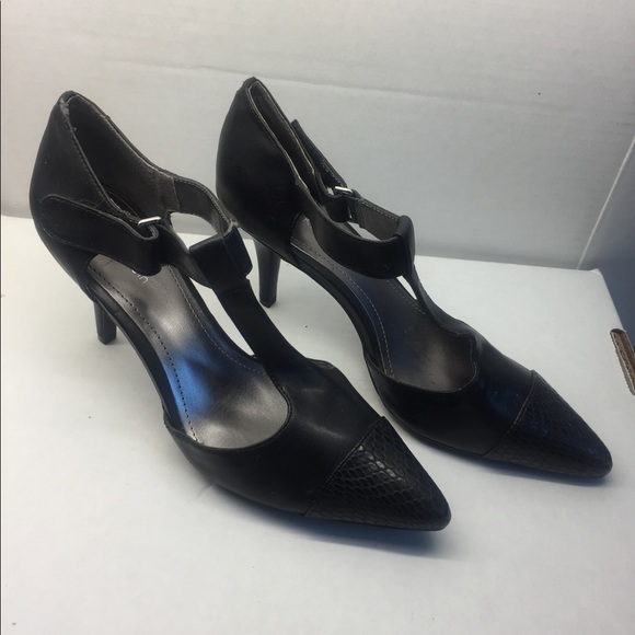 Calvin Klein Shoes - Picture 2 of 5